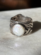 Load image into Gallery viewer, Silpada Mermaid Pearl Sterling Silver Ring Size 8