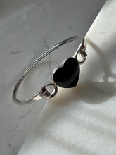 Load image into Gallery viewer, Black Onyx Sterling Silver Heart Bangle Bracelet 7”