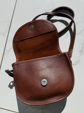 Load image into Gallery viewer, Vintage Coach Tan Leather Crossbody Purse