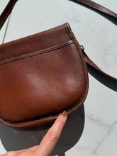 Load image into Gallery viewer, Vintage Coach Tan Leather Crossbody Purse
