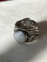 Load image into Gallery viewer, Silpada Mermaid Pearl Sterling Silver Ring Size 8