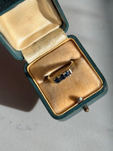 Load image into Gallery viewer, Vintage 1970s Blue Sapphire 18k Gold Ring Size 4.25