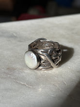 Load image into Gallery viewer, Silpada Mermaid Pearl Sterling Silver Ring Size 8