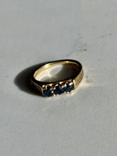 Load image into Gallery viewer, Vintage 1970s Blue Sapphire 18k Gold Ring Size 4.25