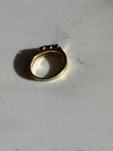 Load image into Gallery viewer, Vintage 1970s Blue Sapphire 18k Gold Ring Size 4.25