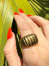 Load image into Gallery viewer, Milor Italy 14k Resin Ring Size 9.25