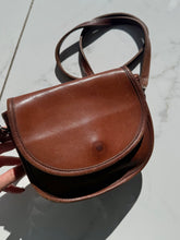 Load image into Gallery viewer, Vintage Coach Tan Leather Crossbody Purse