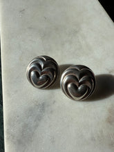 Load image into Gallery viewer, Vintage Chunky Ribbed Heart Post Back Earrings
