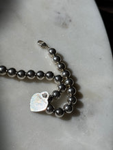 Load image into Gallery viewer, Tiffany &amp; Co. Heart Tag Ball Bracelet 7”
