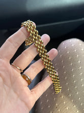 Load image into Gallery viewer, Vintage 1970s/1980s Italian 18k Yellow Gold Panther Link Bracelet
