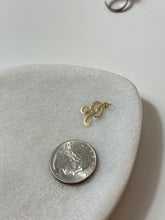 Load image into Gallery viewer, Vintage ‘R’ Initial 14k Gold Charm
