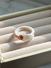 Load image into Gallery viewer, Vintage Carved Shell Feather Ring Size 5.5
