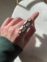 Load image into Gallery viewer, Vintage Mother of Pearl Sterling Silver Ring Size 7
