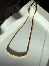 Load image into Gallery viewer, Monet Golden Bar Snake Necklace 16”

