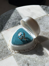 Load image into Gallery viewer, Vintage Blue Sterling Silver Ring Size 5.25
