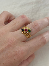Load image into Gallery viewer, Vintage Cabochon 18k Yellow Gold Ring Size 7
