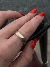 Load image into Gallery viewer, Hammered Band Two-Tone Vintage Sterling Silver Ring
