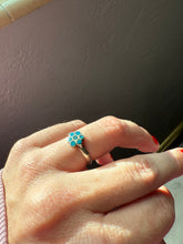 Load image into Gallery viewer, Turquoise Inlay Flower Sterling Silver Vintage Ring Size 6.25
