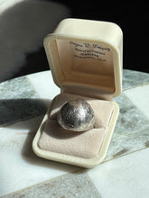 Load image into Gallery viewer, Vintage Siam Sterling Silver Etched Dome Ring Size 7
