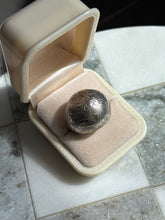 Load image into Gallery viewer, Vintage Siam Sterling Silver Etched Dome Ring Size 7
