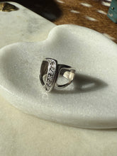 Load image into Gallery viewer, Vintage Sterling Silver Ring Size 6.5
