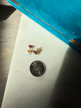 Load image into Gallery viewer, Vintage Garnet 14k Gold Push Back Earrings
