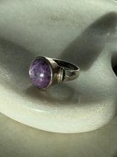 Load image into Gallery viewer, Vintage Purple Star Sapphire Sterling Silver Ring Size 8
