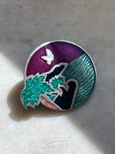 Load image into Gallery viewer, Vintage Enamel Brooch
