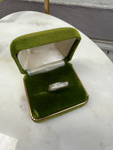 Load image into Gallery viewer, Vintage Sterling Silver Ring Size 8

