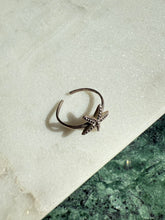 Load image into Gallery viewer, Vintage Starfish Sterling Silver Toe Ring
