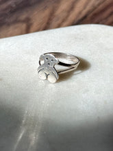 Load image into Gallery viewer, Teddy Bear Vintage Sterling Silver Ring Size 6
