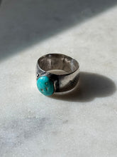 Load image into Gallery viewer, Vintage Turquoise Sterling Silver Ring Size 9
