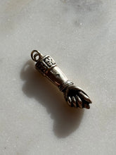 Load image into Gallery viewer, Vintage 833 Silver Mano Figa
