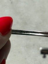 Load image into Gallery viewer, Sterling &amp; 14k Flower Bangle Bracelet
