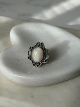 Load image into Gallery viewer, Mother of Pearl Sterling Ring Size 7
