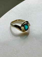 Load image into Gallery viewer, Vintage Tourmaline 14k Solid Yellow Gold Ring
