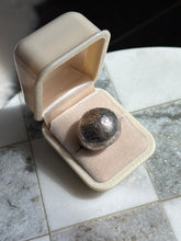 Load image into Gallery viewer, Vintage Siam Sterling Silver Etched Dome Ring Size 7
