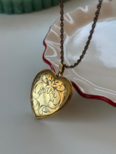 Load image into Gallery viewer, Vintage 1/20 12k Gold Fill Heart Locket
