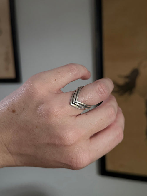 Chevron Sterling Silver Ring Size 5.25