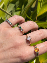 Load image into Gallery viewer, Vintage Natural Diamond 14k Gold Ring
