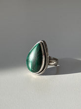 Load image into Gallery viewer, Vintage Malachite Sterling Silver Ring Size 7.5

