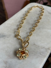 Load image into Gallery viewer, Vintage Costume Gold Tone Toggle Clasp Necklace 17.5”
