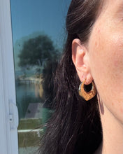 Load image into Gallery viewer, Vintage Flower 14k Yellow Gold Hoops
