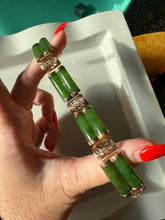 Load image into Gallery viewer, Vintage Green Jade &amp; 14k Yellow Gold Bracelet 7”
