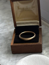 Load image into Gallery viewer, Antique Solid 14k Donut Band Size 10
