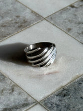 Load image into Gallery viewer, Vintage Solid Sterling Silver Ring Size 6.5
