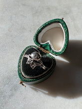 Load image into Gallery viewer, Vintage Dainty Frog Sterling Ring Size 7.25
