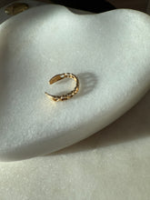 Load image into Gallery viewer, Vintage Heart 14k Yellow Gold Toe Ring
