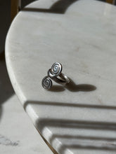 Load image into Gallery viewer, Sterling Spiral Ring Size 6.25
