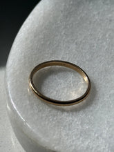 Load image into Gallery viewer, Vintage Solid 14k Gold Thin Band Size 7
